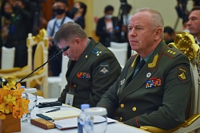 Замминистра обороны России А.В.Фомин принял участие в совещании «СМОА плюс» в Камбодже